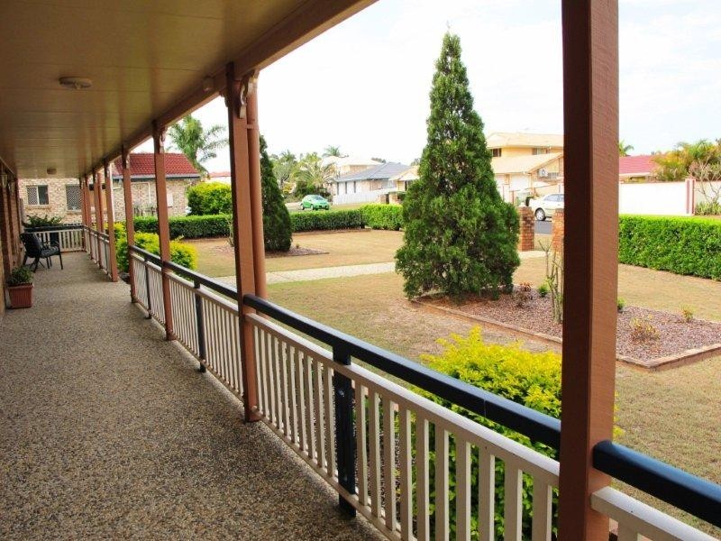 4 Oakmont St, Rothwell QLD 4022