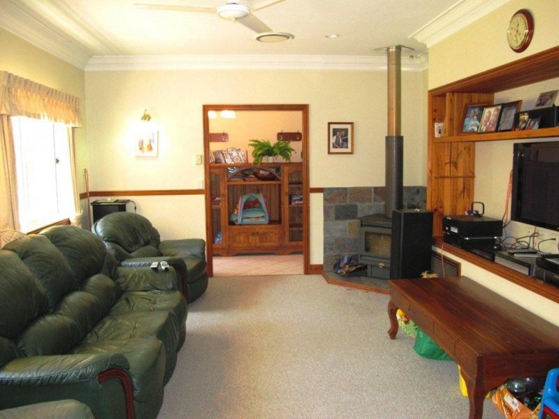 106 Creek Rd, Burpengary QLD 4505