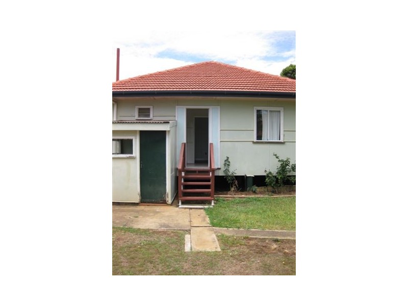 40 Rock St, Scarborough QLD 4020