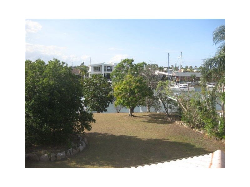 146 Griffith Rd, Scarborough QLD 4020