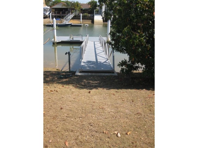 146 Griffith Rd, Scarborough QLD 4020