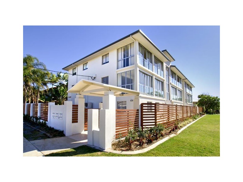 2 Queen Street, Scarborough QLD 4020