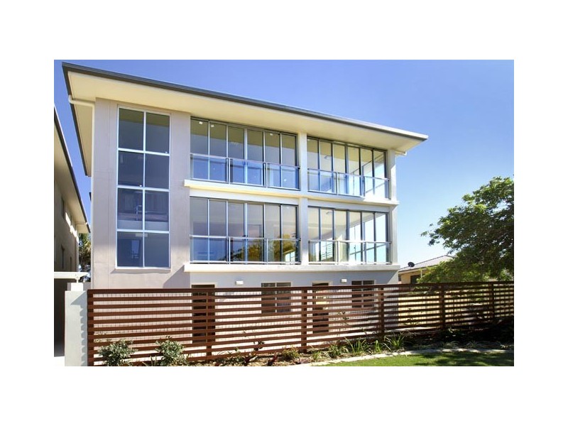 2 Queen Street, Scarborough QLD 4020