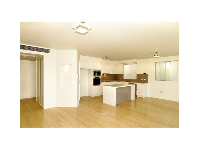 2 Queen Street, Scarborough QLD 4020