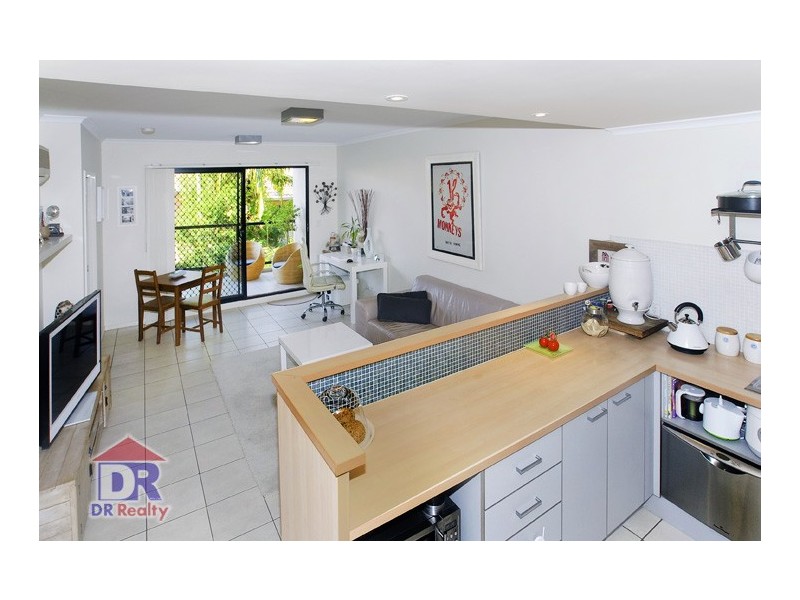 10/82 Mein St, Scarborough QLD 4020