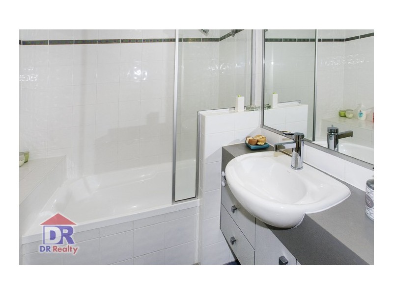 10/82 Mein St, Scarborough QLD 4020