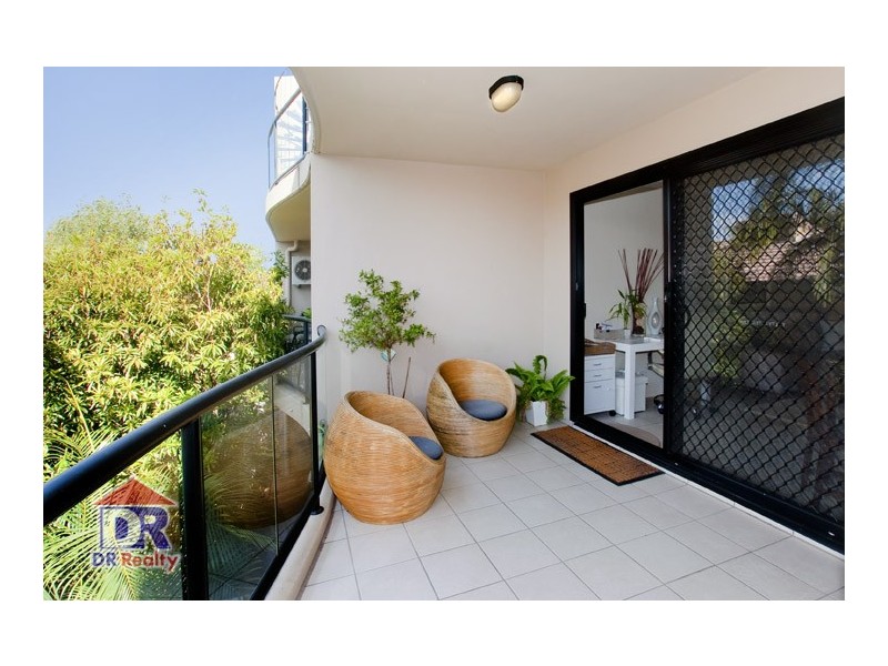 10/82 Mein St, Scarborough QLD 4020