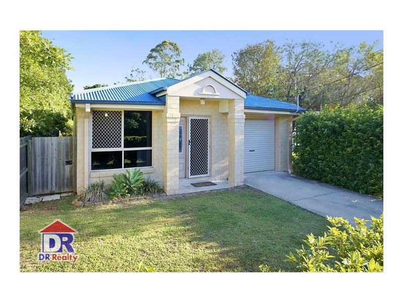 261 MacDonnell Rd, Clontarf QLD 4019