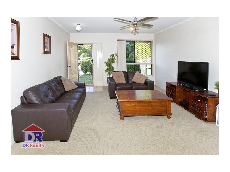 261 MacDonnell Rd, Clontarf QLD 4019