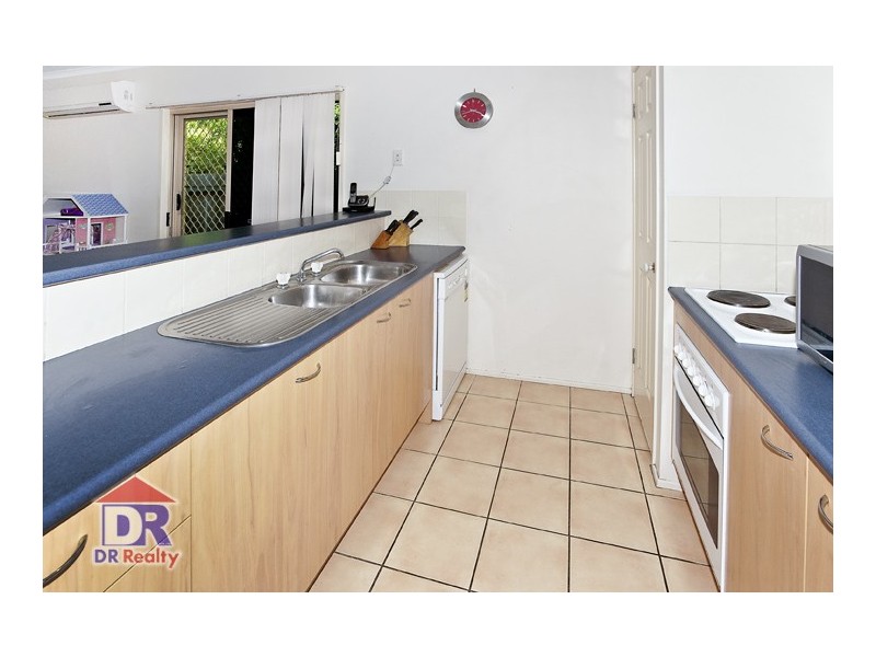 261 MacDonnell Rd, Clontarf QLD 4019