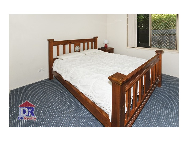 261 MacDonnell Rd, Clontarf QLD 4019