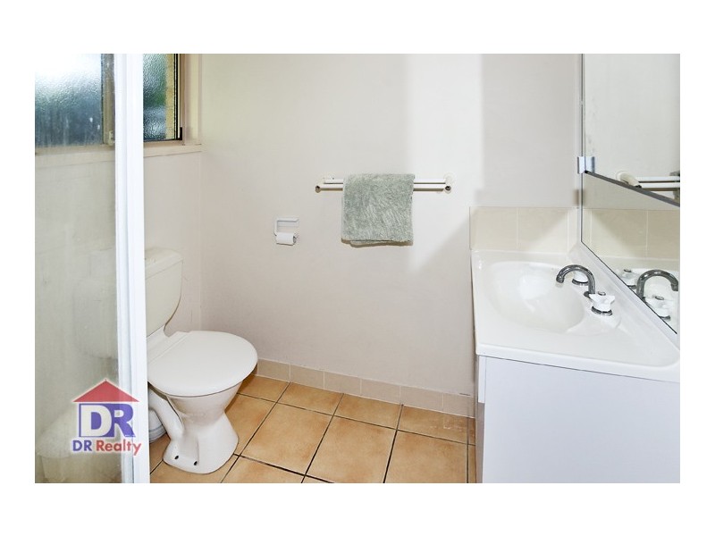 261 MacDonnell Rd, Clontarf QLD 4019