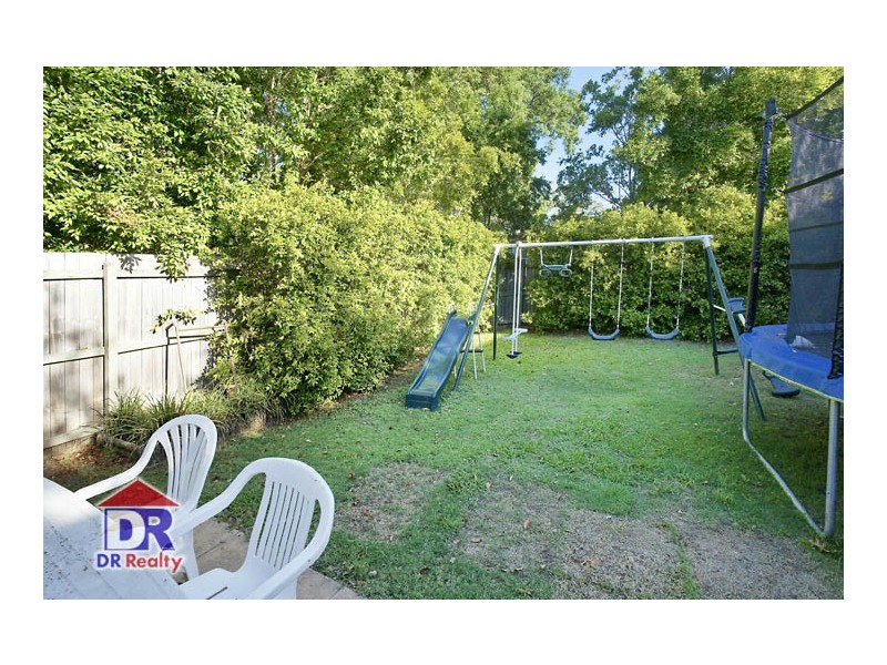261 MacDonnell Rd, Clontarf QLD 4019