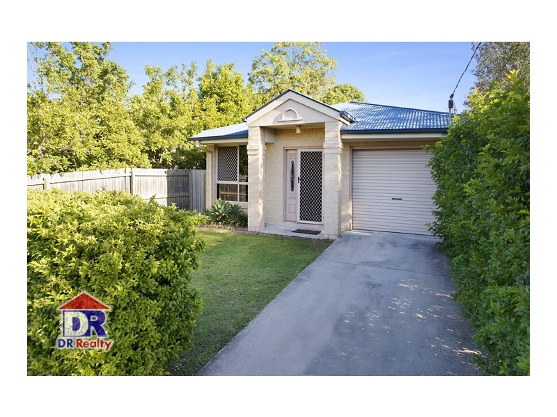 261 MacDonnell Rd, Clontarf QLD 4019