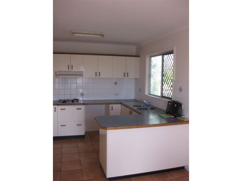 253 Anzac Ave, Kippa-ring QLD 4021