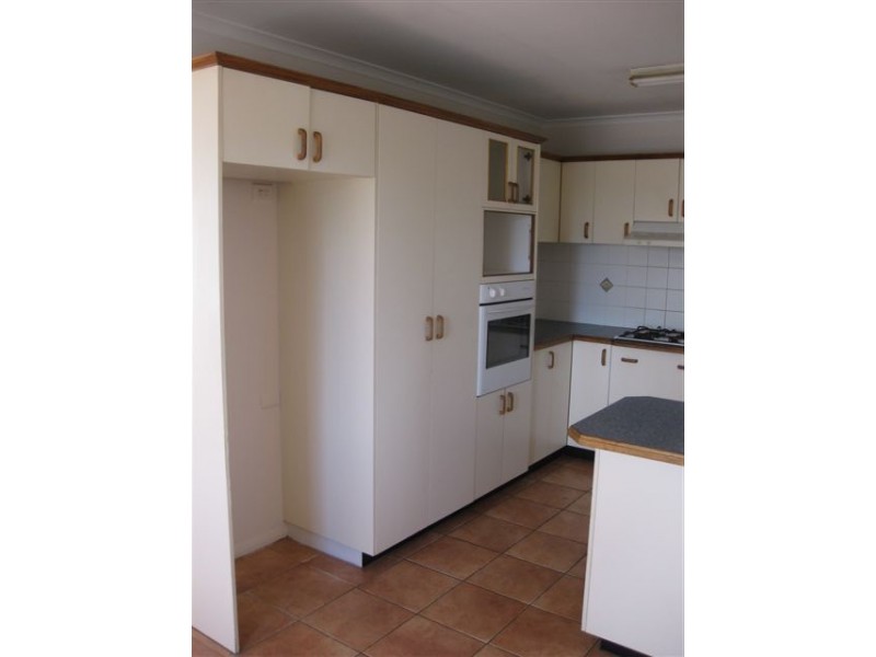 253 Anzac Ave, Kippa-ring QLD 4021
