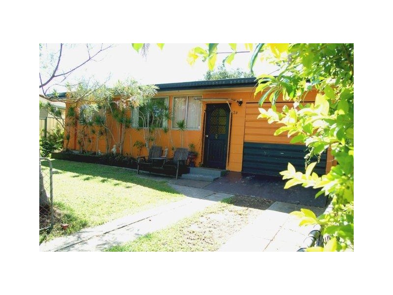 24 Longland St, Redcliffe QLD 4020