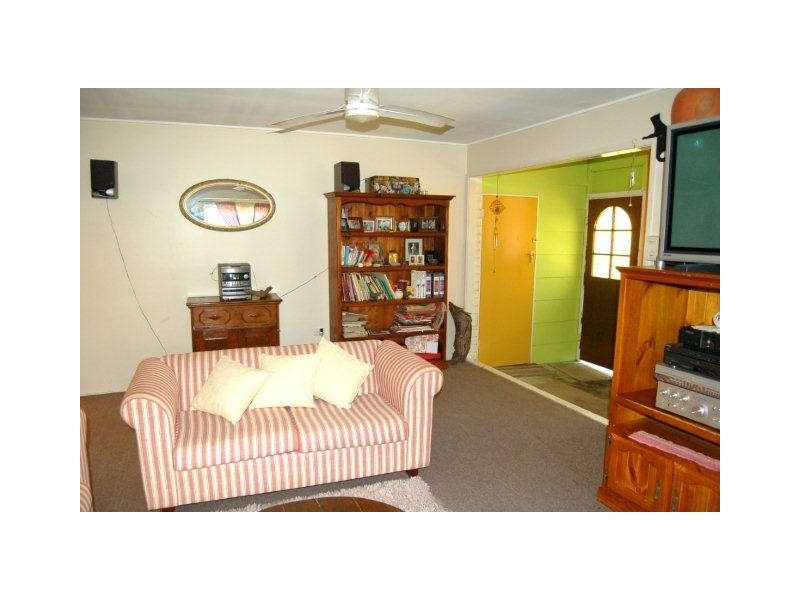 24 Longland St, Redcliffe QLD 4020