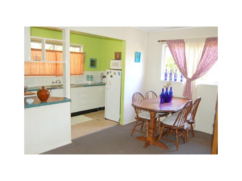 24 Longland St, Redcliffe QLD 4020