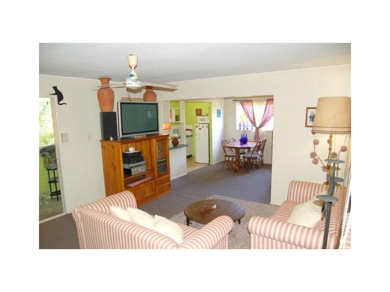 24 Longland St, Redcliffe QLD 4020