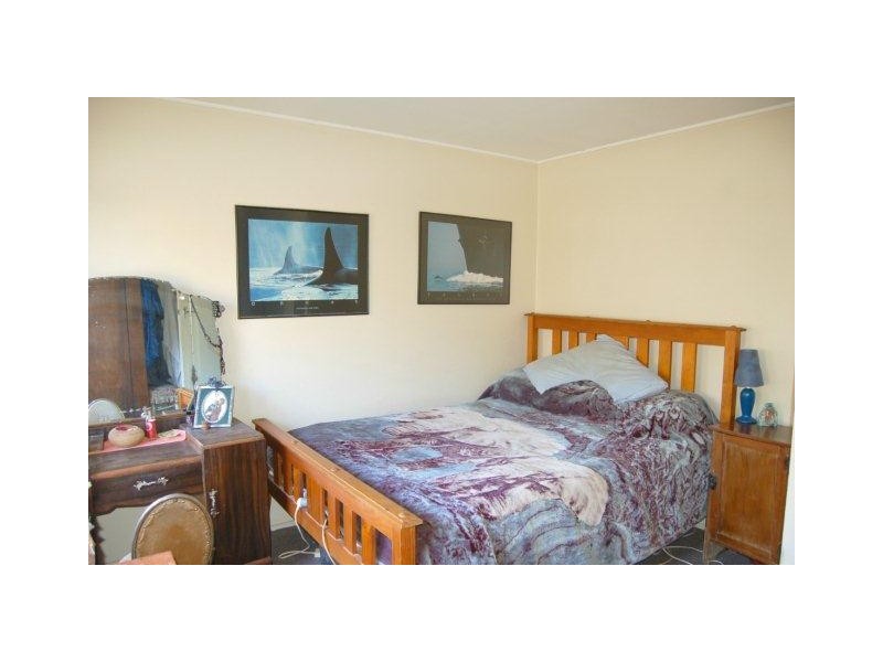 24 Longland St, Redcliffe QLD 4020