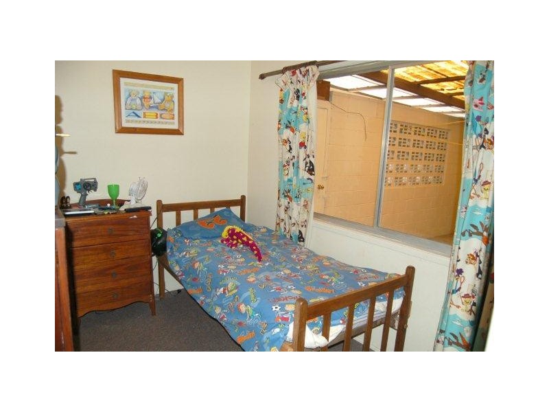 24 Longland St, Redcliffe QLD 4020