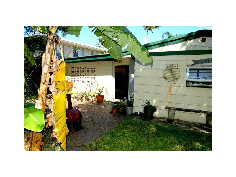 24 Longland St, Redcliffe QLD 4020