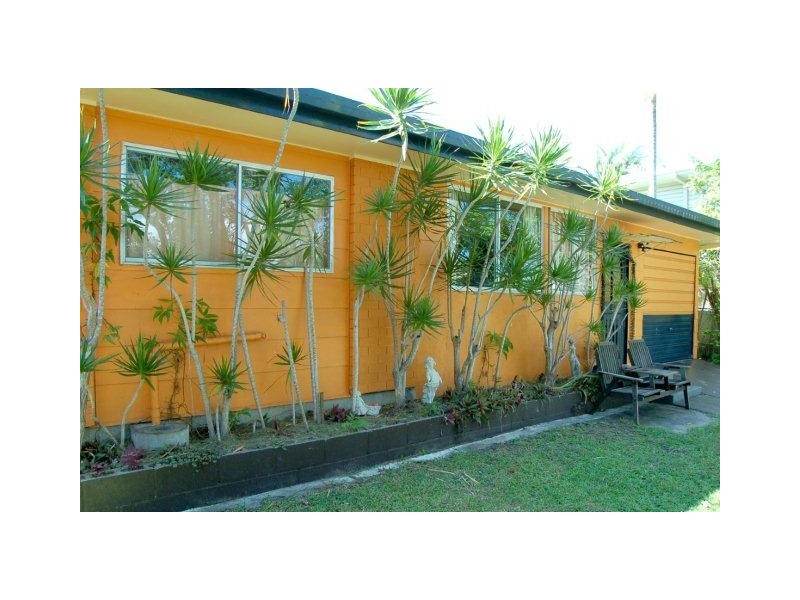 24 Longland St, Redcliffe QLD 4020