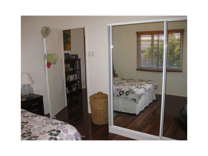 5 Higlett Street, Scarborough QLD 4020