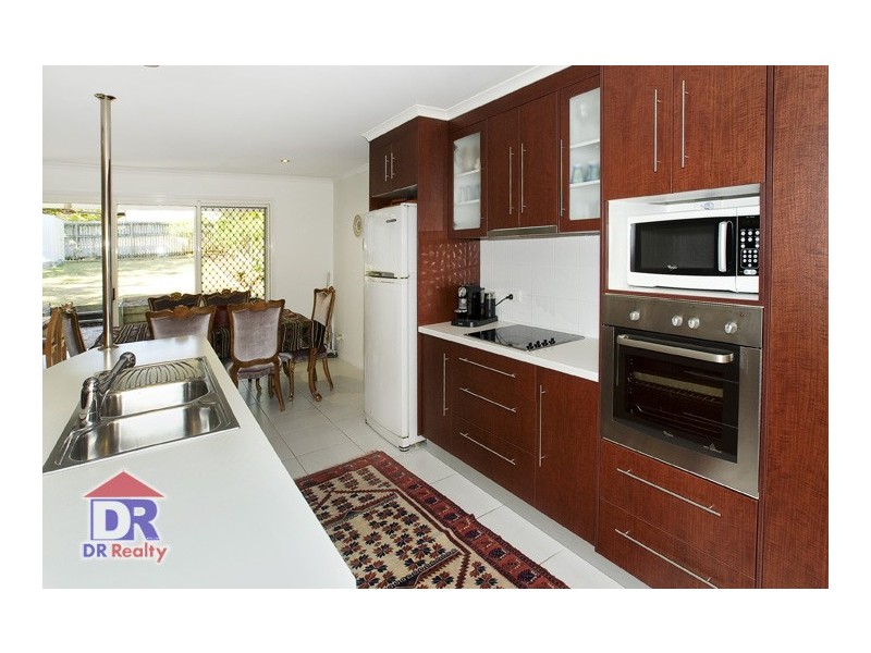 8a Brennan Rd, Scarborough QLD 4020