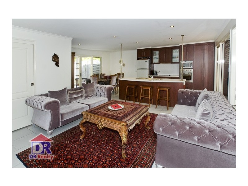 8a Brennan Rd, Scarborough QLD 4020