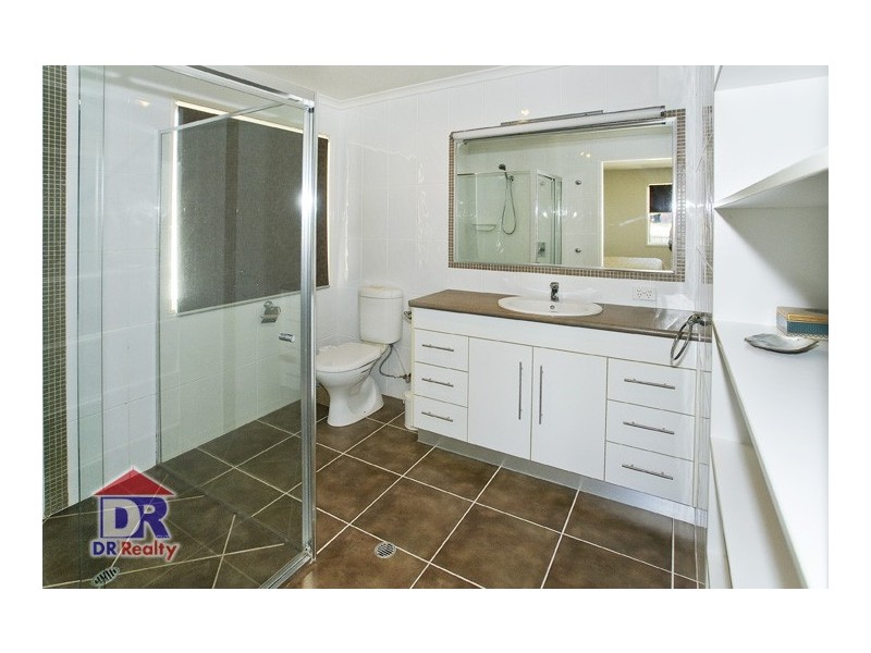 8a Brennan Rd, Scarborough QLD 4020