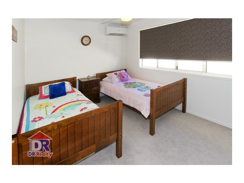 8a Brennan Rd, Scarborough QLD 4020