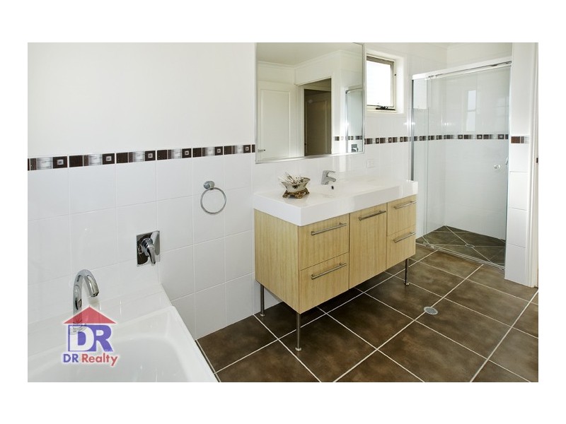 8a Brennan Rd, Scarborough QLD 4020