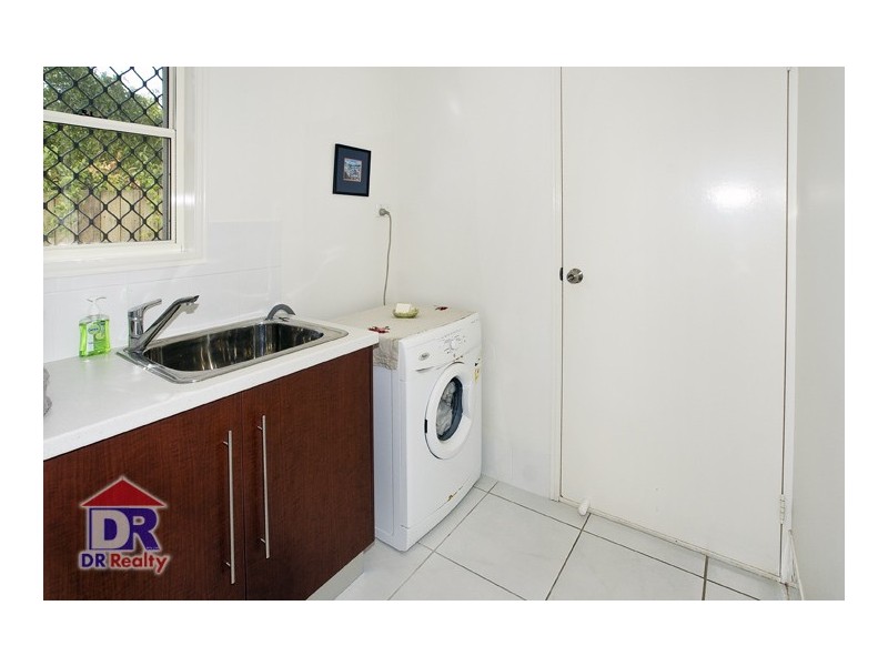 8a Brennan Rd, Scarborough QLD 4020