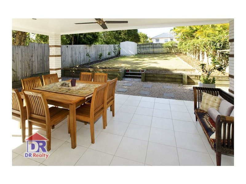 8a Brennan Rd, Scarborough QLD 4020