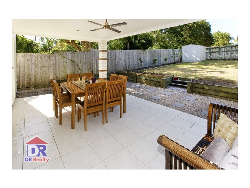 8a Brennan Rd, Scarborough QLD 4020