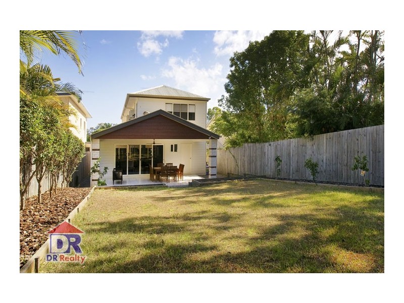 8a Brennan Rd, Scarborough QLD 4020