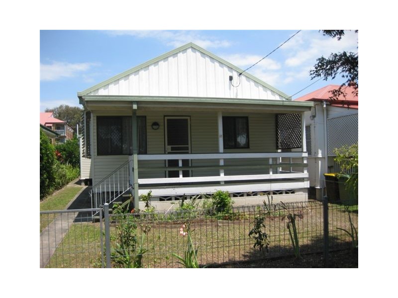 25 Wyllie St, Redcliffe QLD 4020