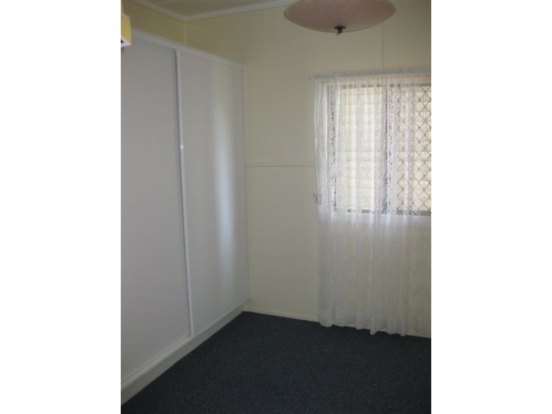 25 Wyllie St, Redcliffe QLD 4020