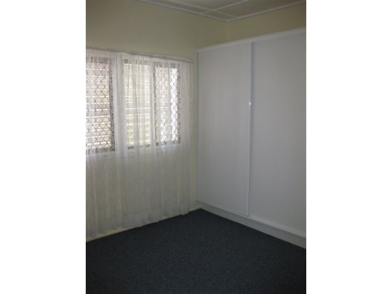 25 Wyllie St, Redcliffe QLD 4020