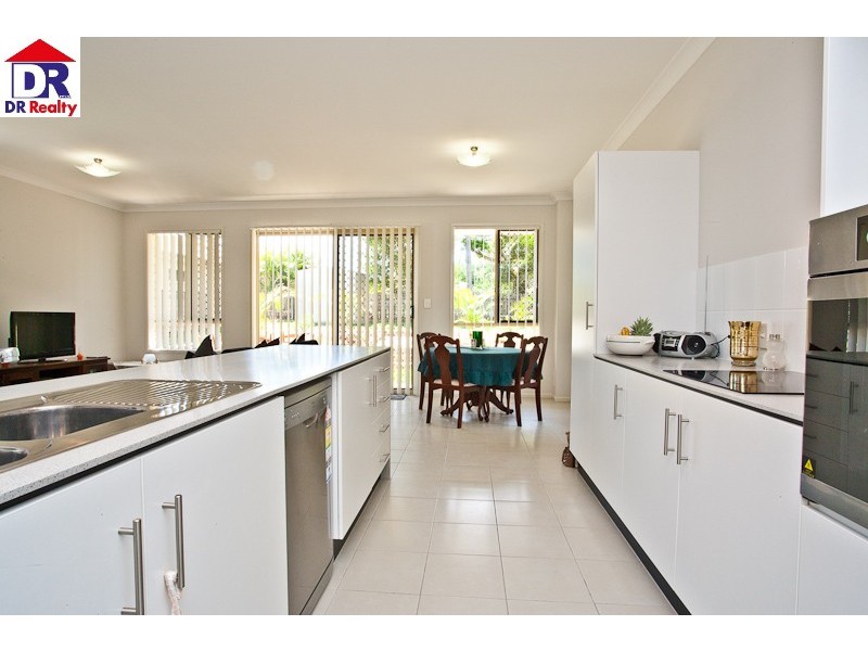 180 Scarborough Rd, Scarborough QLD 4020
