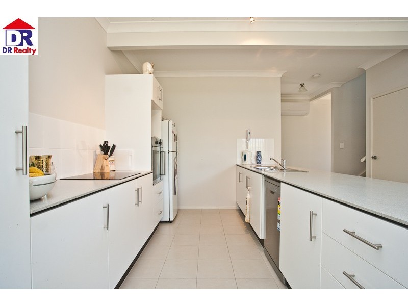 180 Scarborough Rd, Scarborough QLD 4020