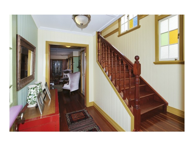 6 Bailey St, Woody Point QLD 4019