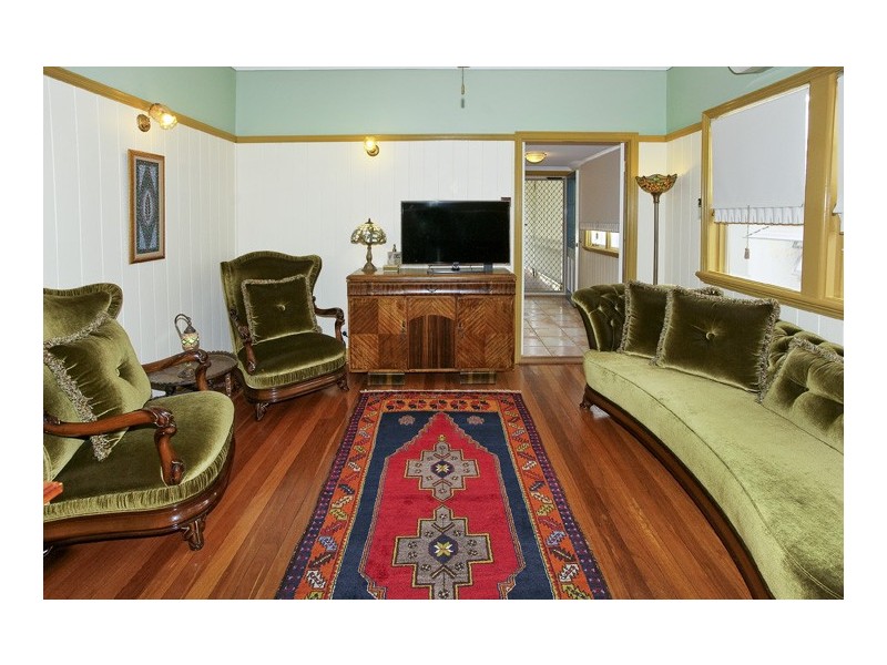 6 Bailey St, Woody Point QLD 4019