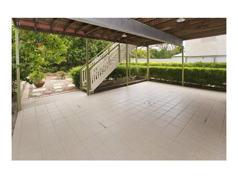 6 Bailey St, Woody Point QLD 4019