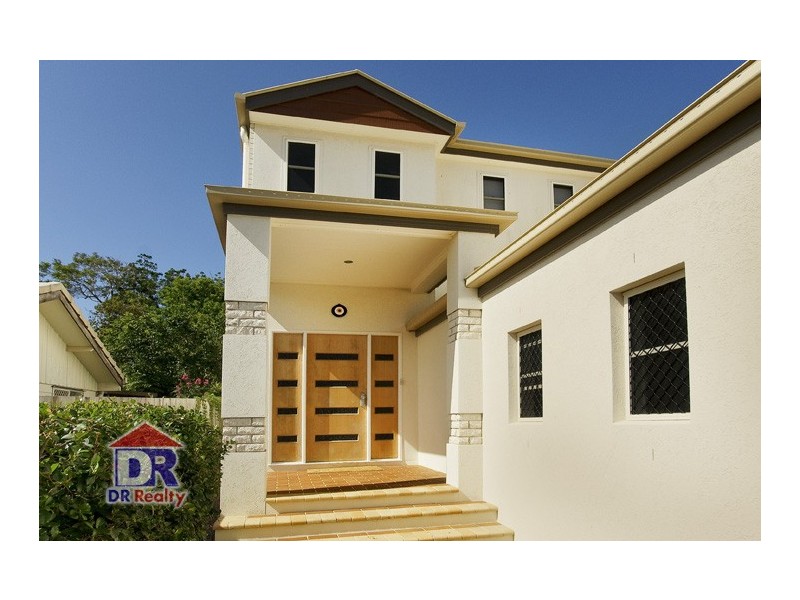 8a Brennan Rd, Scarborough QLD 4020