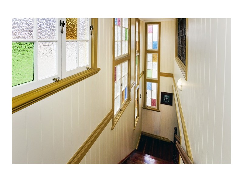 6 Bailey St, Woody Point QLD 4019
