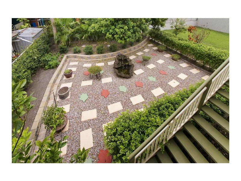 6 Bailey St, Woody Point QLD 4019