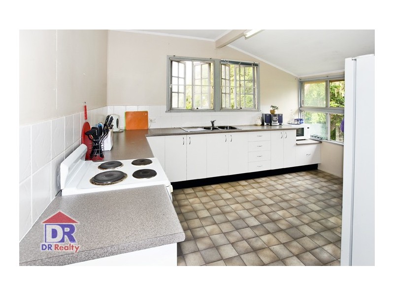 19 Lucas St, Scarborough QLD 4020